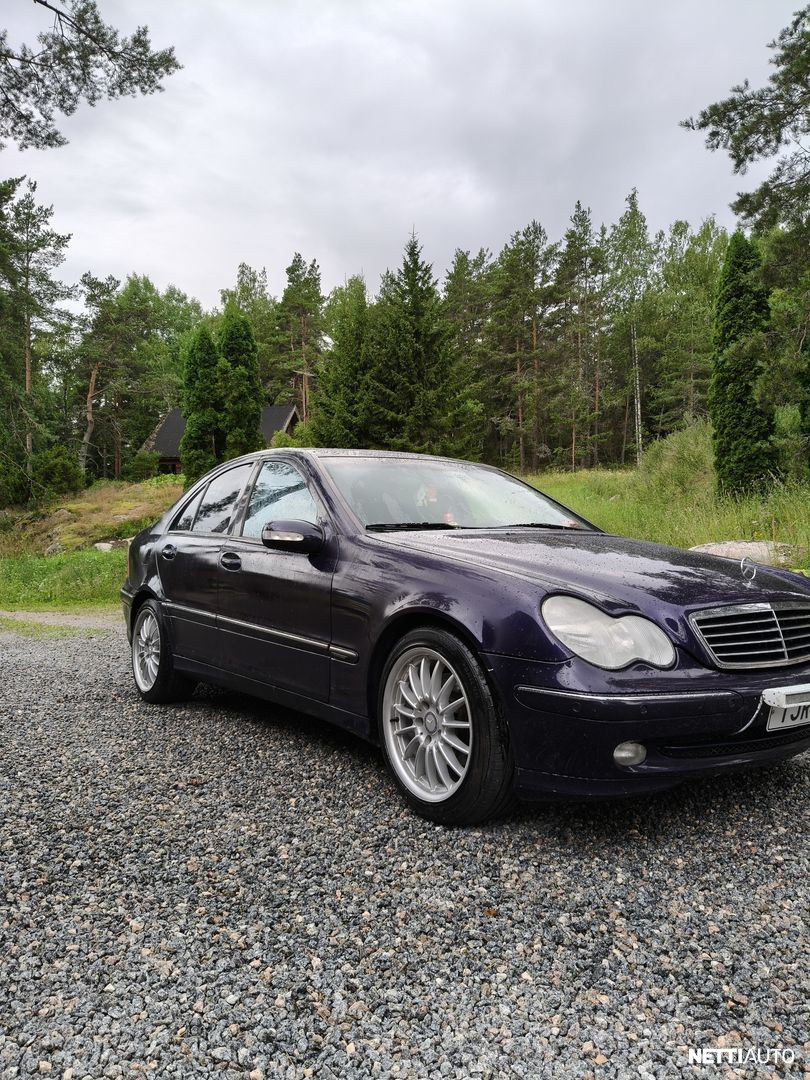 Mercedes-Benz C 320