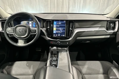 Volvo XC60 2021, photo 7/32