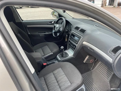 Skoda Octavia Combi 1,8 TSI Elegance 2012, kuva 5/10