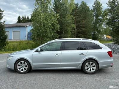 Skoda Superb 2010, kuva 3/8