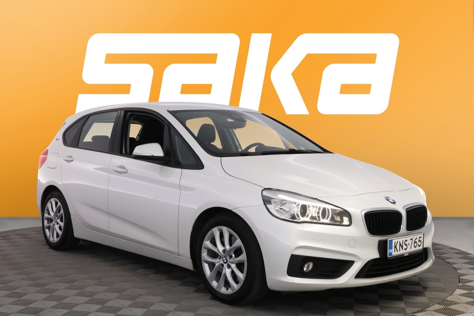 BMW 225