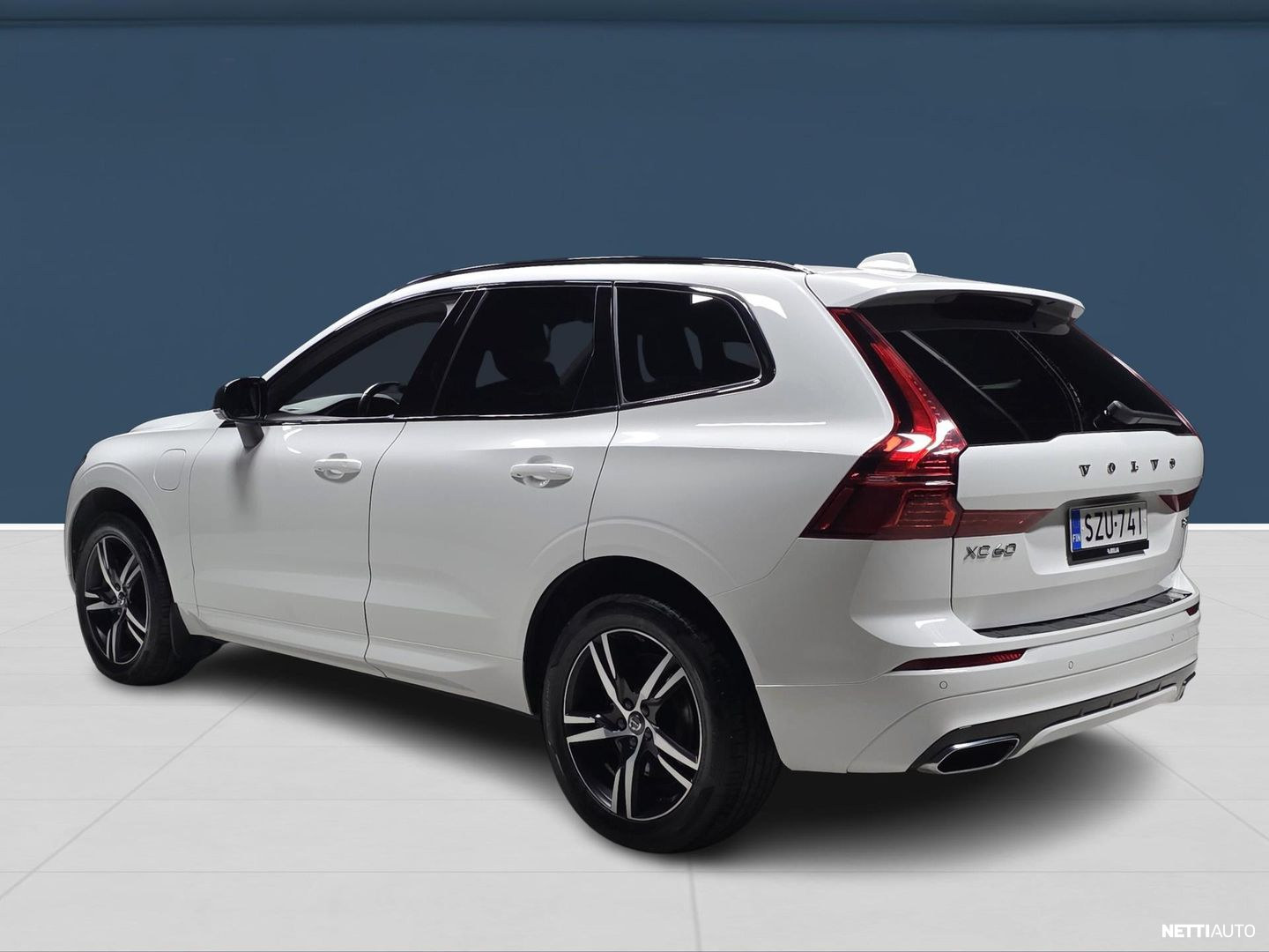 Volvo XC60 2020, photo 6/18