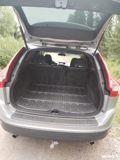 Volvo XC60 2,4D AWD Summum aut 2010, kuva 4/6