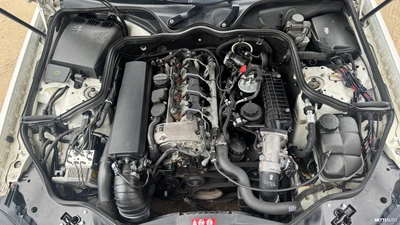 Mercedes-Benz E 220 2004, kuva 2/22