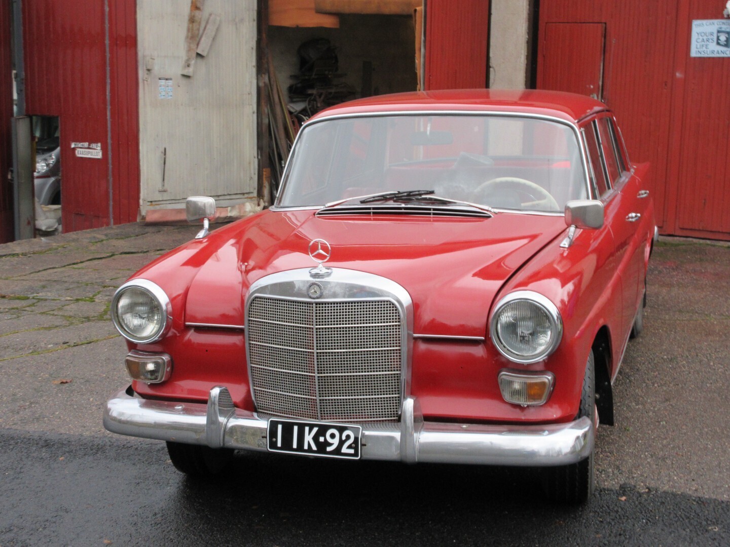Mercedes-Benz 200