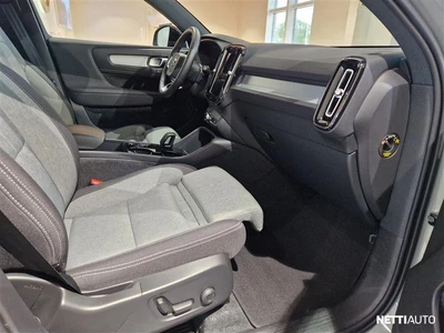 Volvo XC40 2023, photo 7/27