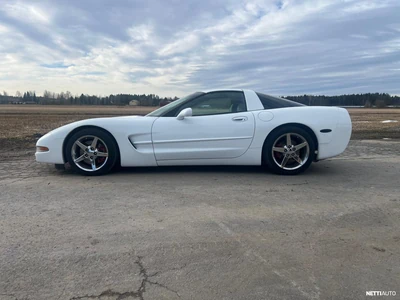 Chevrolet Corvette 1997, kuva 2/11