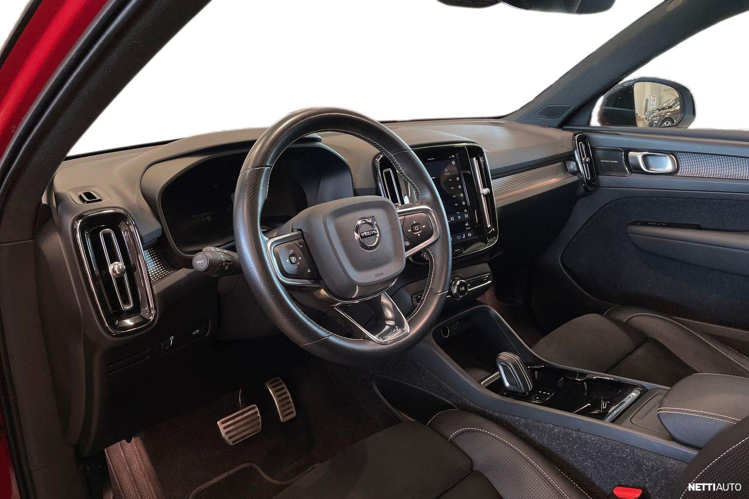 Volvo XC40 2021, photo 6/36