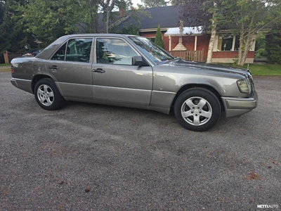 Mercedes-Benz E 250 1990, kuva 2/9