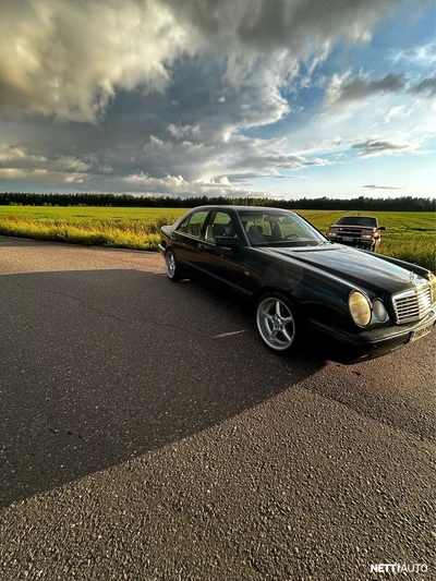 Mercedes-Benz E 1998, photo 3/7