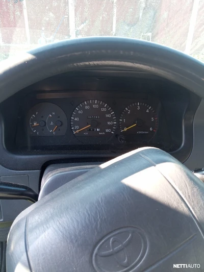 Toyota Hiace 2001, photo 2/8