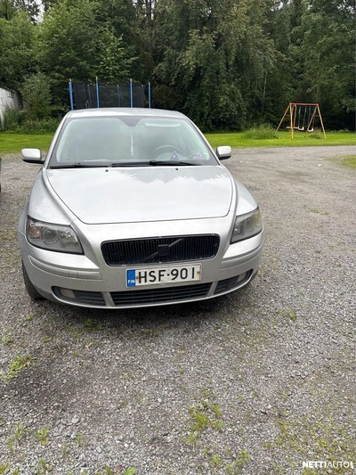 Volvo V50 2.4i Momentum Automatik 2004, kuva 2/9