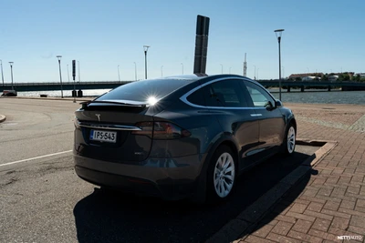 Tesla Model X 2018, photo 3/20