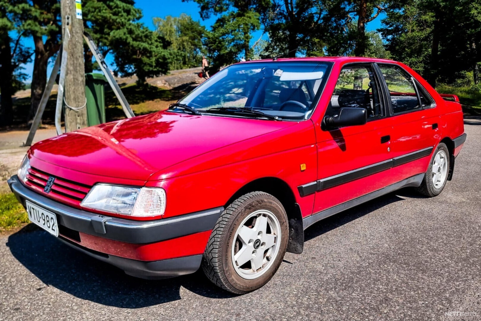 Peugeot 405
