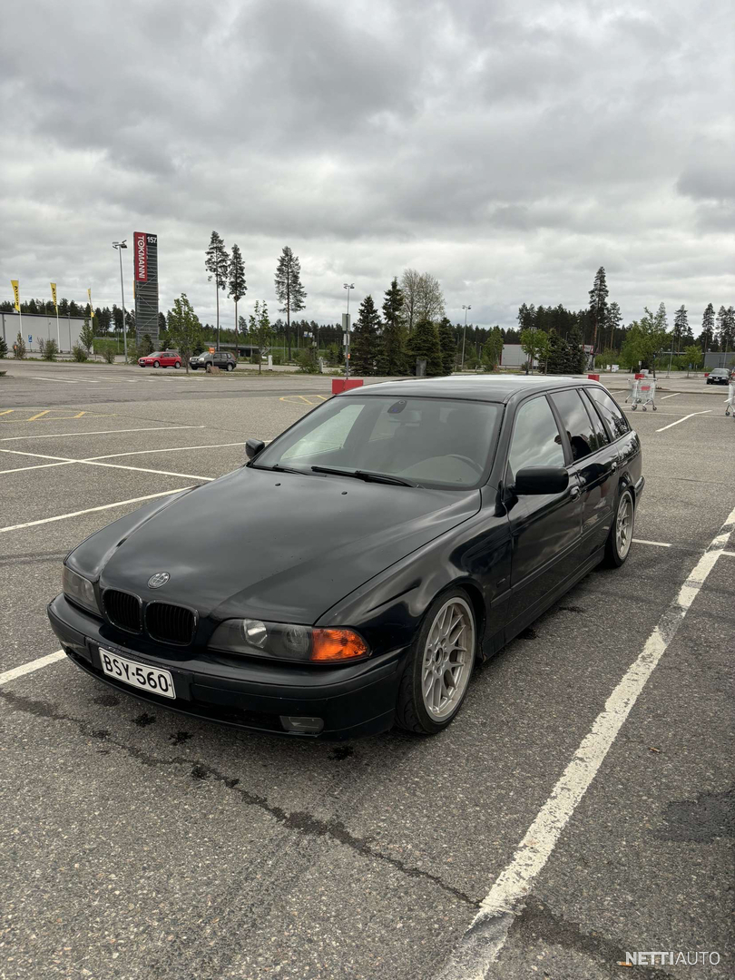 BMW 528