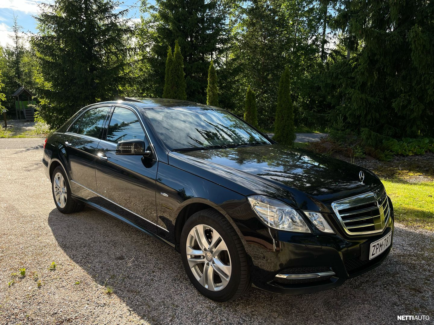 Mercedes-Benz E