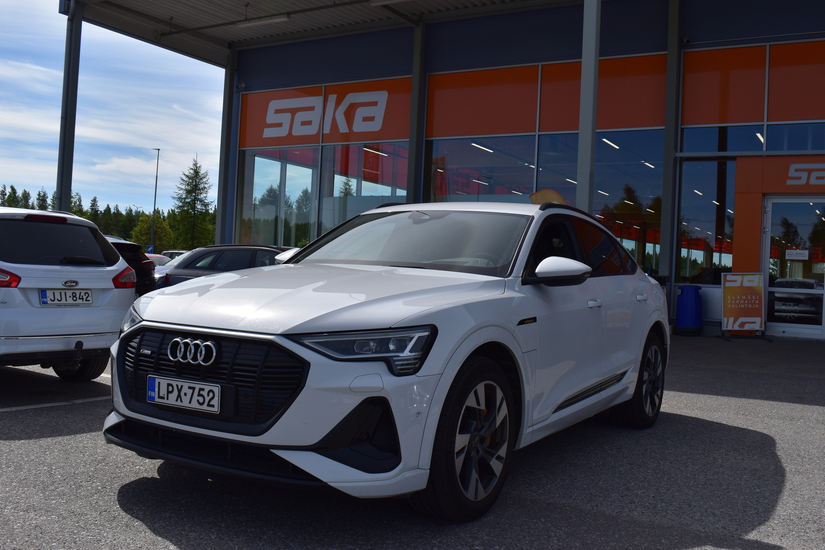 Audi e-tron