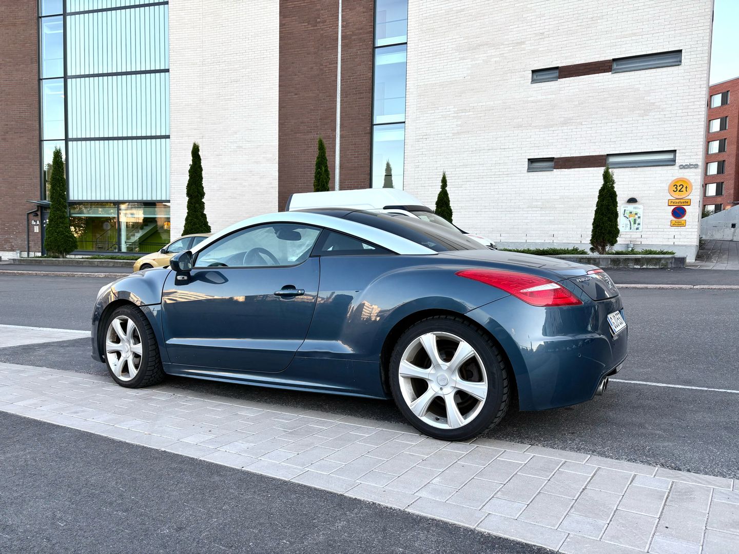 Peugeot RCZ