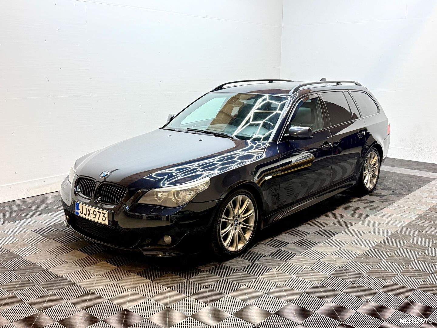 BMW 525