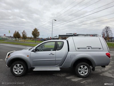 Mitsubishi L200 Club Cab Intense Magnum 2006, photo 3/11