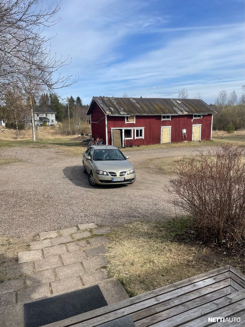 Nissan Almera