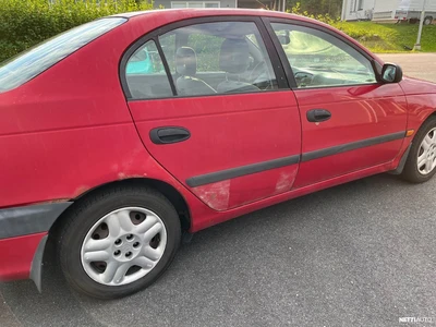 Toyota Avensis 1,6 Linea Terra 4d 1998, photo 5/11