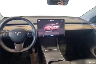 Tesla Model Y Long Range 2023, photo 3/8