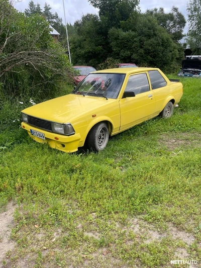 Toyota Corolla 1983, kuva 1/10