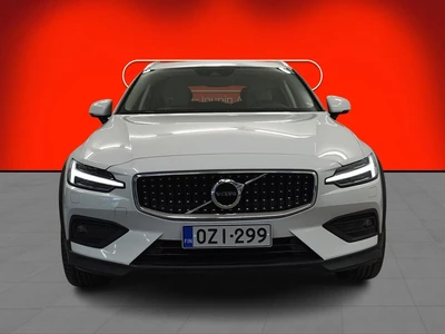 Volvo V60 Cross Country 2022, photo 3/33