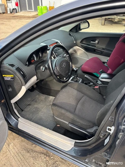 Kia Ceed 2007, photo 4/8