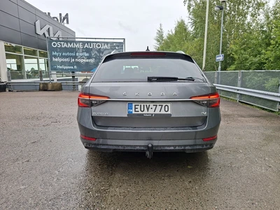 Skoda Superb 2023, kuva 2/9