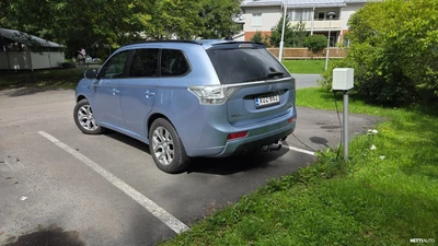 Mitsubishi Outlander PHEV 2014, kuva 3/17