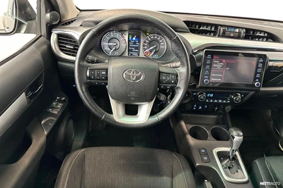 Toyota Hilux 2022, photo 7/32