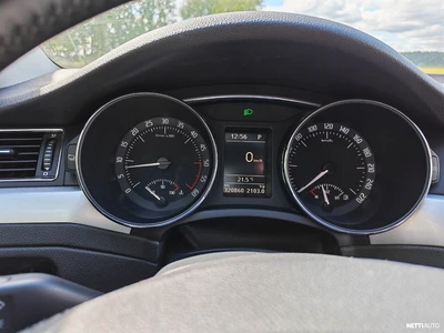 Skoda Superb 2012, kuva 6/11