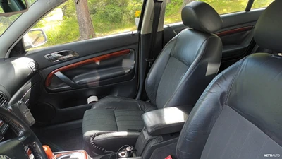 Skoda Superb 2003, photo 3/20