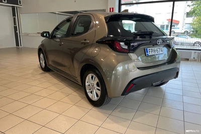 Toyota Yaris 1,5 Hybrid Active 2022, photo 3/10