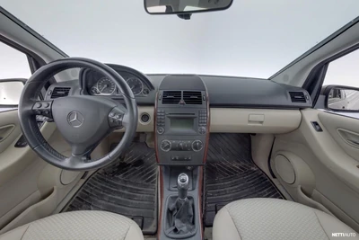 Mercedes-Benz A 2011, photo 7/32
