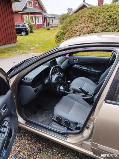 Nissan Almera 2004, photo 5/6