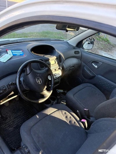 Toyota Yaris Verso 2004, kuva 6/8