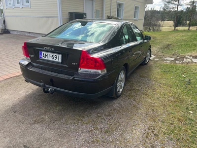 Volvo S60 2,5T 2007, kuva 3/10