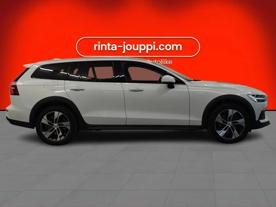 Volvo V60 Cross Country 2022, photo 5/33