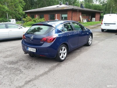 Opel Astra 2010, kuva 2/15