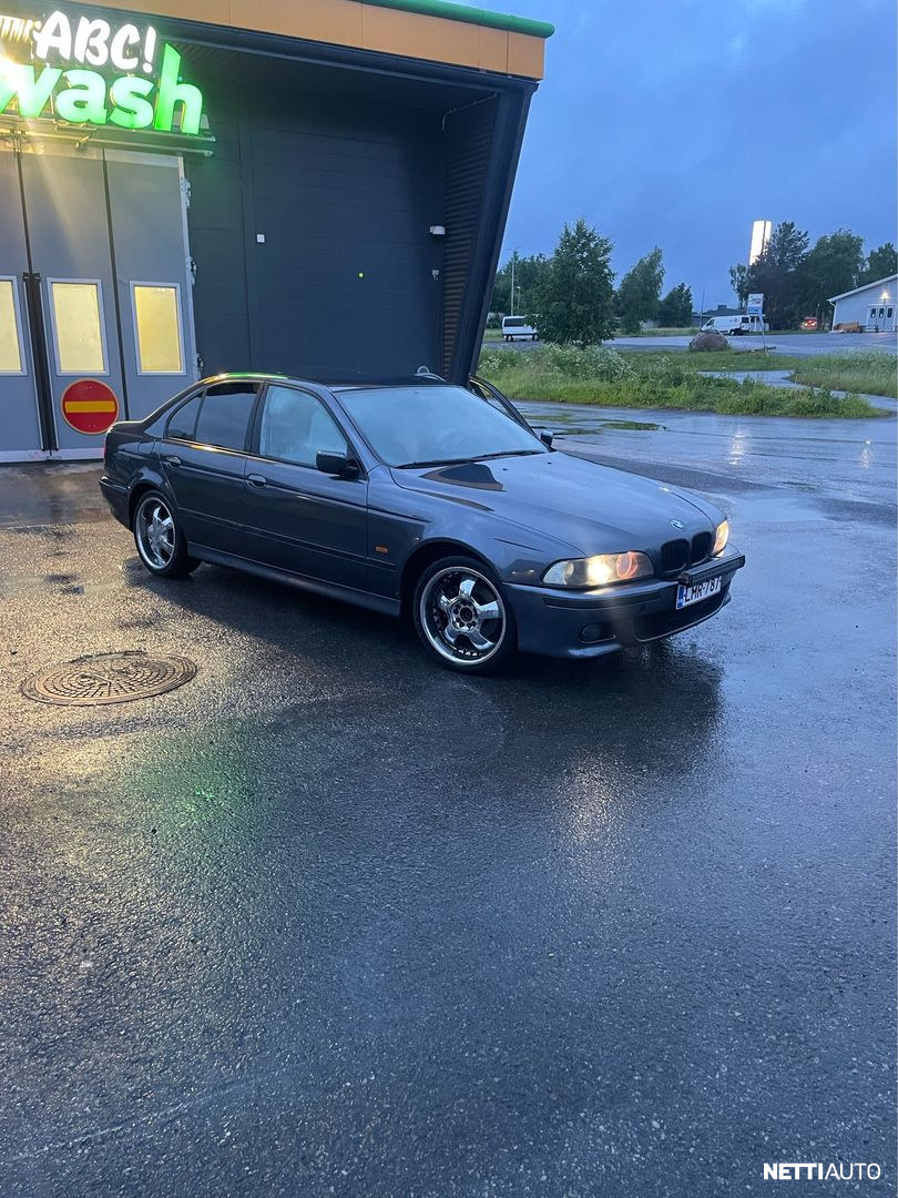 BMW 528