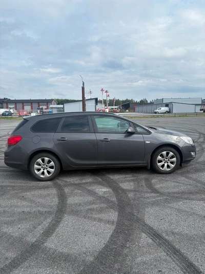 Opel Astra 2012, kuva 4/9