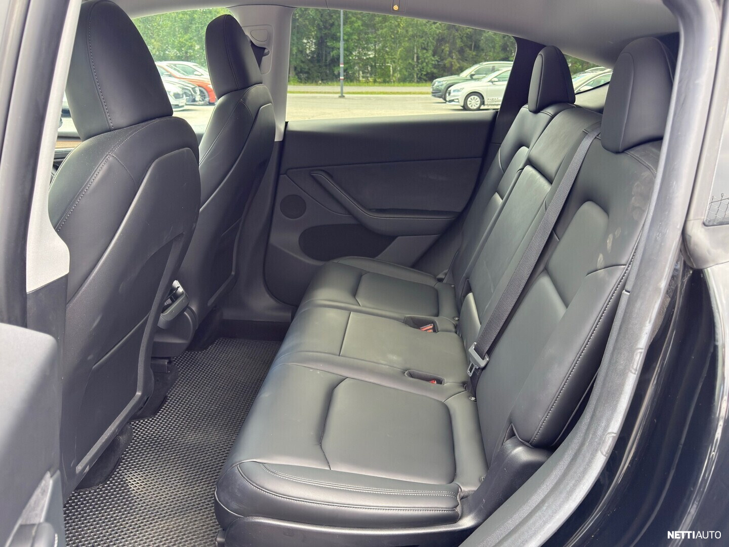Tesla Model Y 2025, photo 6/7