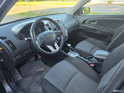 Kia Ceed 1,6 CRDi EX SW A/T 2010, kuva 6/12