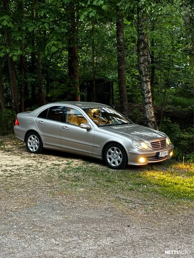Mercedes-Benz C 2005, kuva 1/9