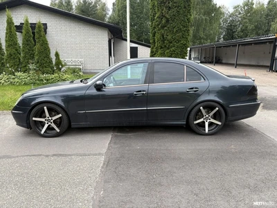 Mercedes-Benz E 2004, kuva 4/10