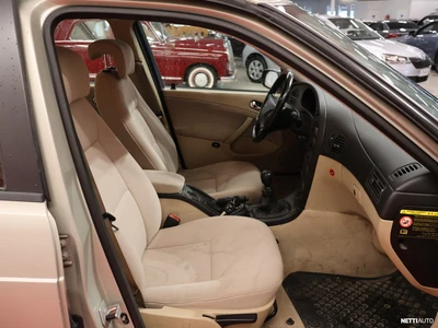 Saab 9-5 2,0t Linear 2004, kuva 4/18