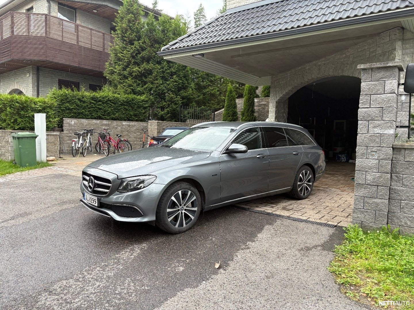 Mercedes-Benz E